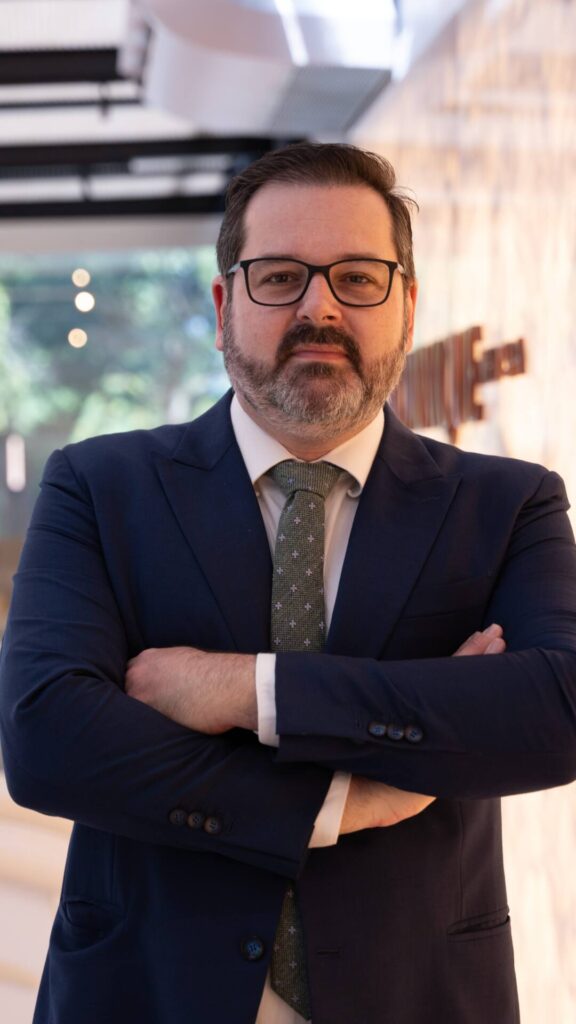 Dr. Leonardo Spencer cirurgião capilar clinica dominique porto alegre